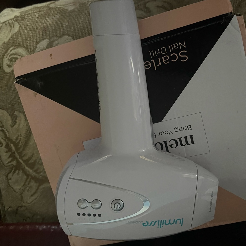 Luminescent laxer hair removal